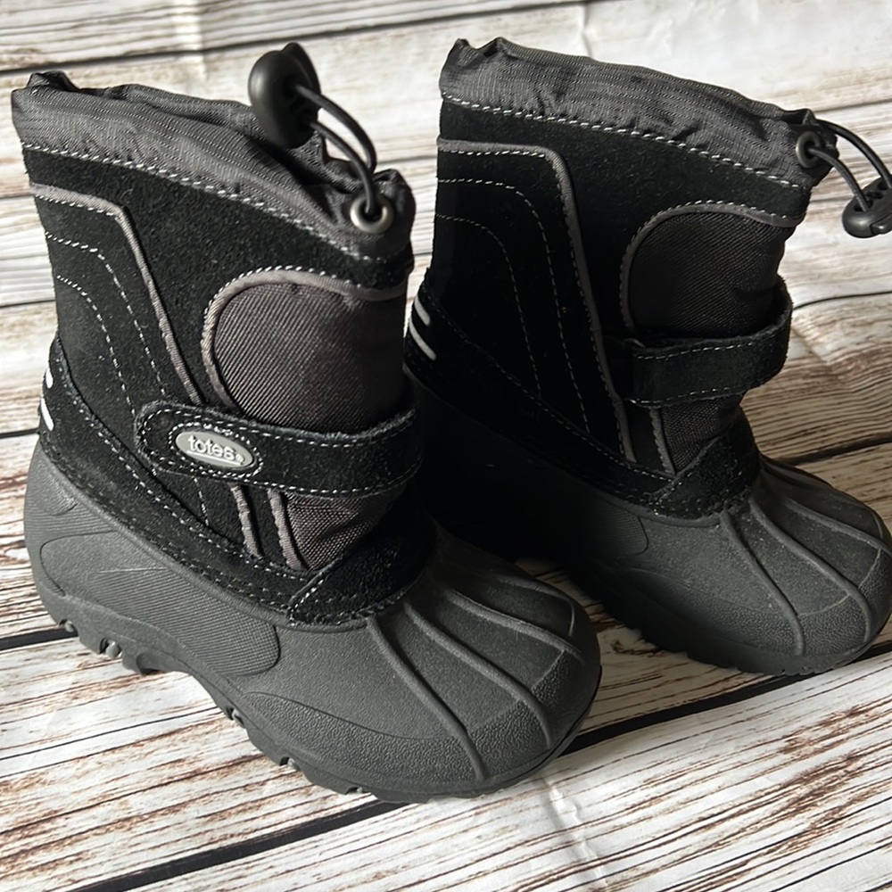 Totes toddler boy snow boots ❄️ size 9